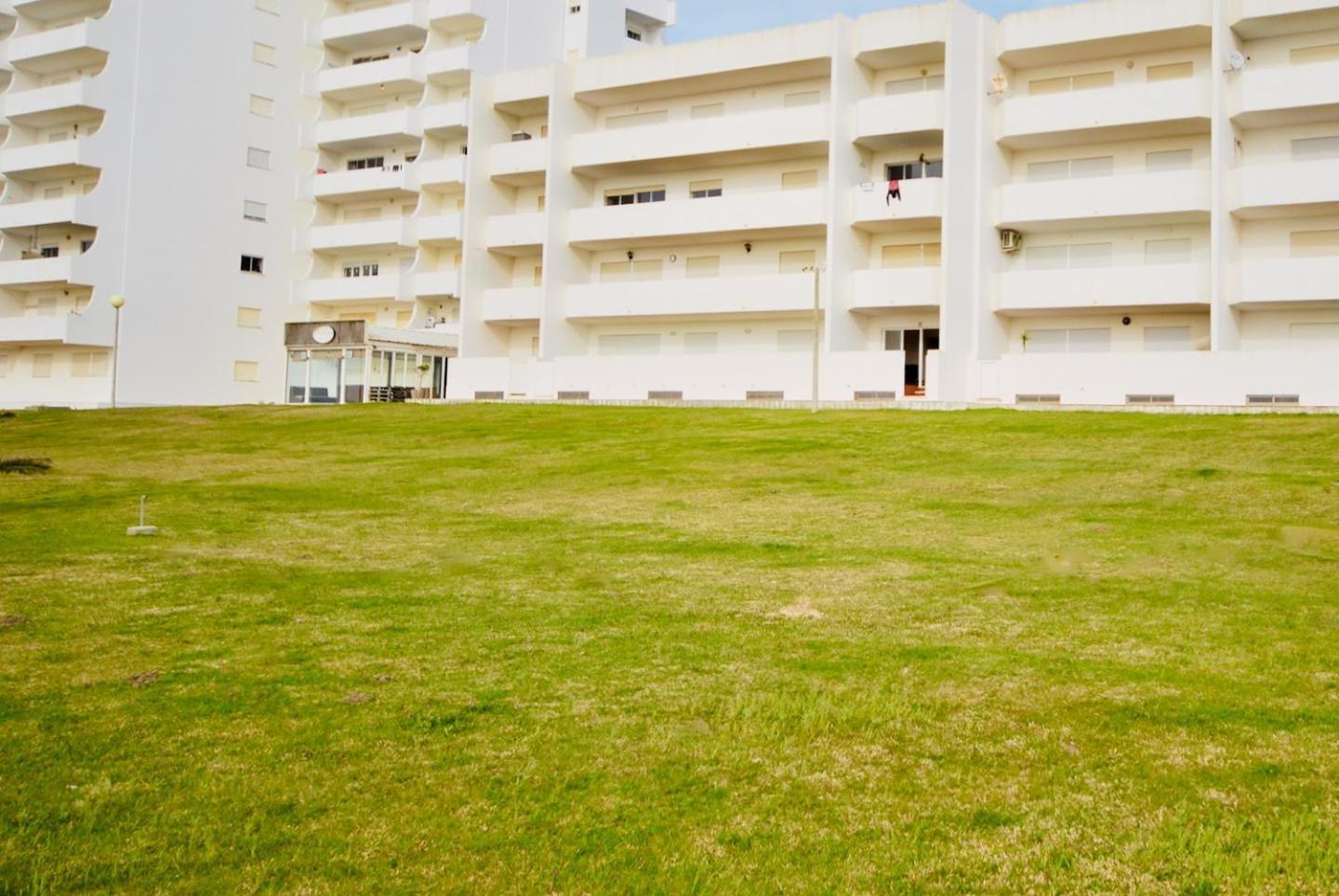 Apartamento Luciana - Beachside, Balcony, Sunset View Ferrel  Buitenkant foto